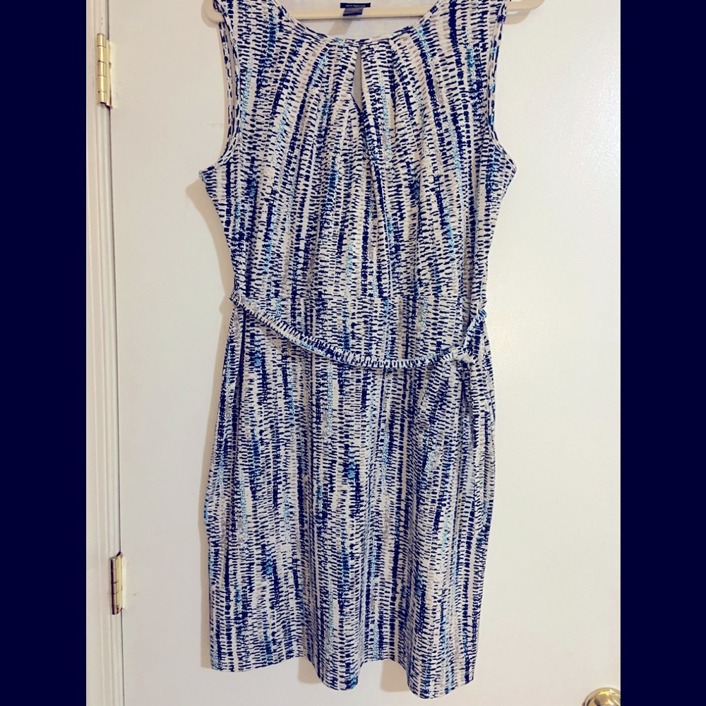 Ann Taylor keyhole neck dress